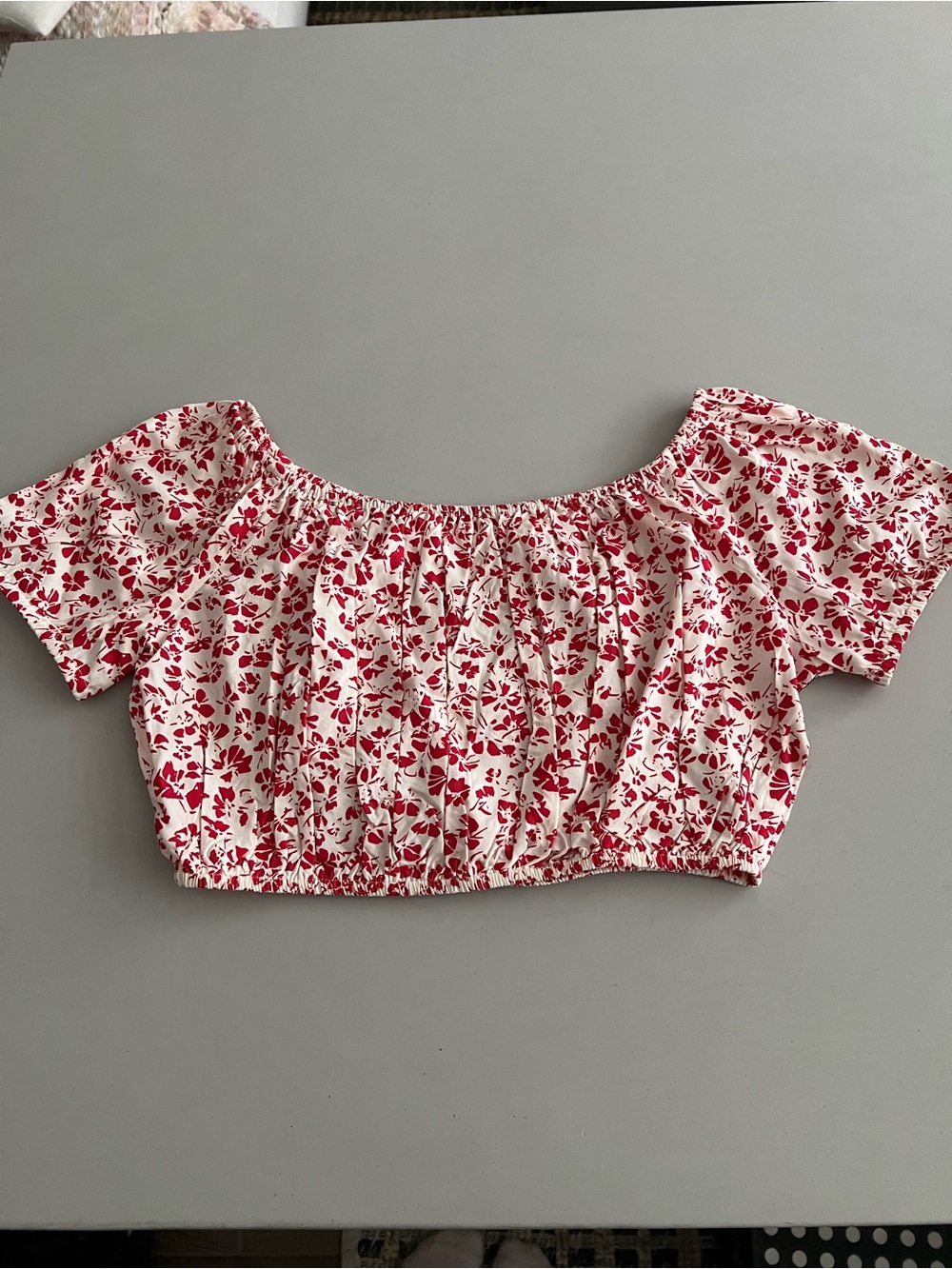 Hurley Off-Shoulder Red Floral Crop Top with Elastic Hem M